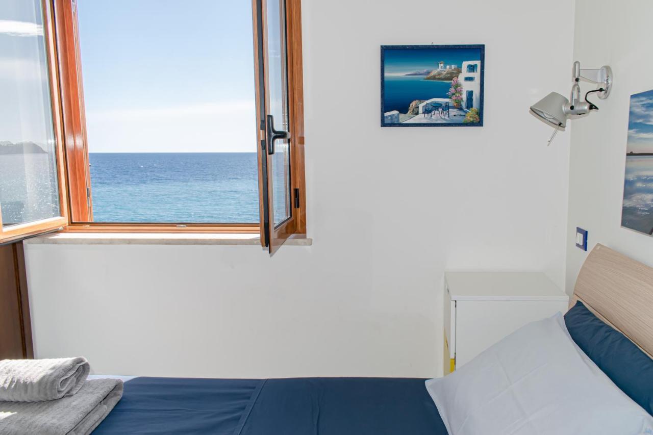 Beach House Acquamarina Letojanni Bagian luar foto
