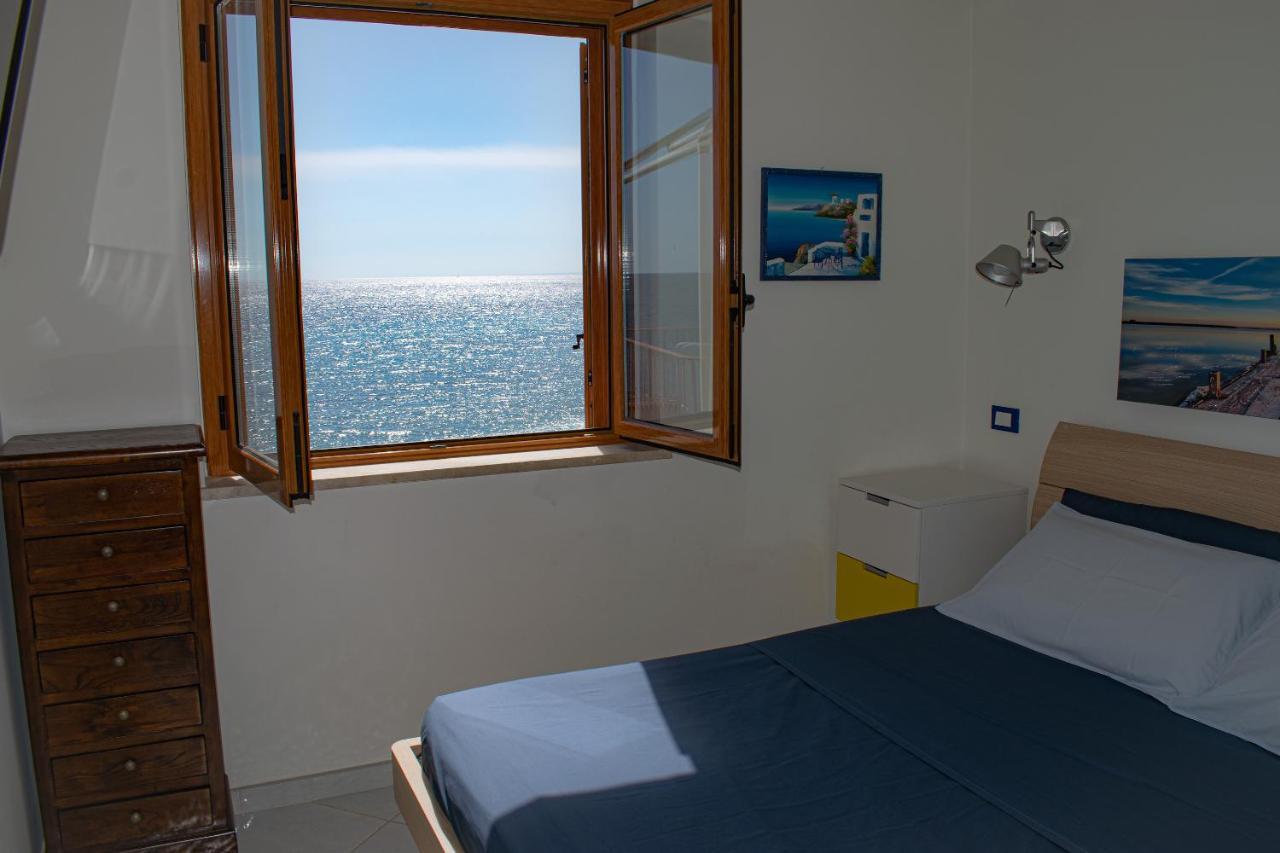 Beach House Acquamarina Letojanni Bagian luar foto